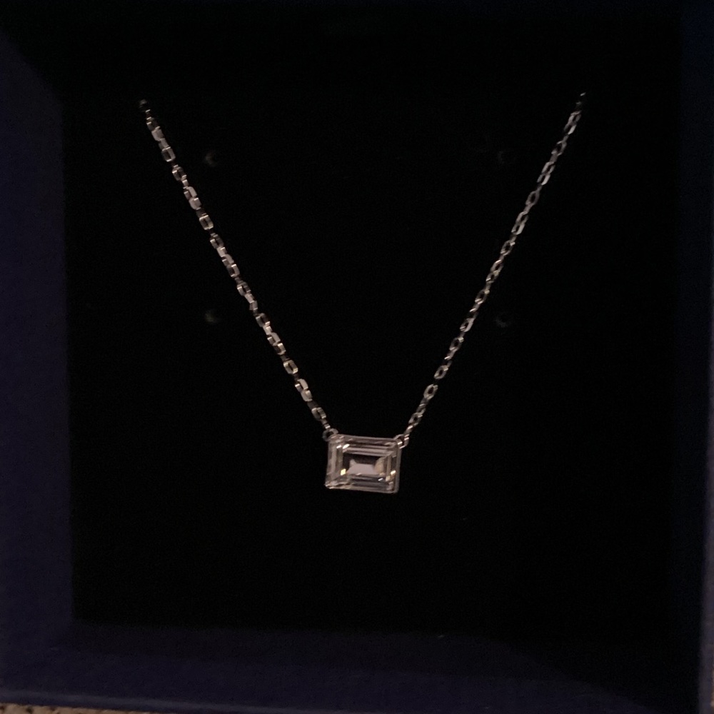 SWAROVSKI Elegant Silver Necklace NEW
